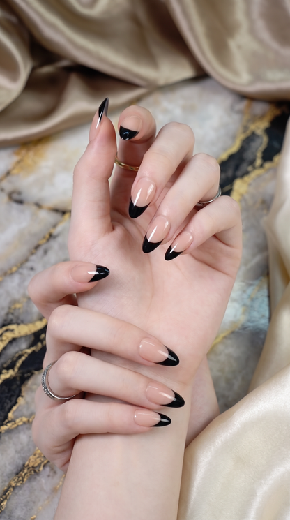 Sagittarius II Press-On Nails Gift Set with Sagittarius Necklace| 30pcs Reusable Black & Nude Zodiac Nail Set