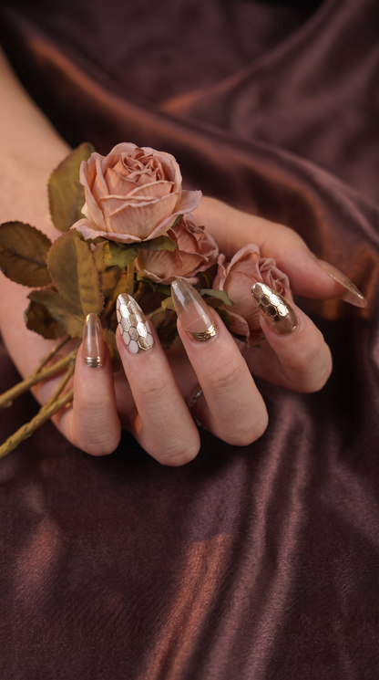 Cancer II Press-On Nails Gift Set With Cancer Necklace | 30pcs Reusable Nude & Gold Zodiac Nail Set