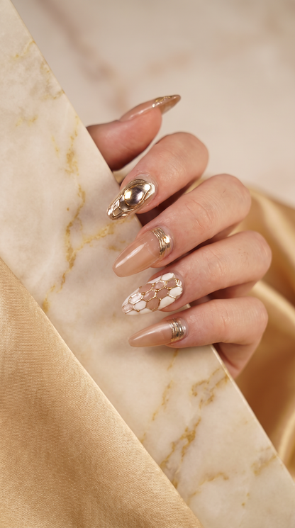 Cancer II Press-On Nails Gift Set With Cancer Necklace | 30pcs Reusable Nude & Gold Zodiac Nail Set